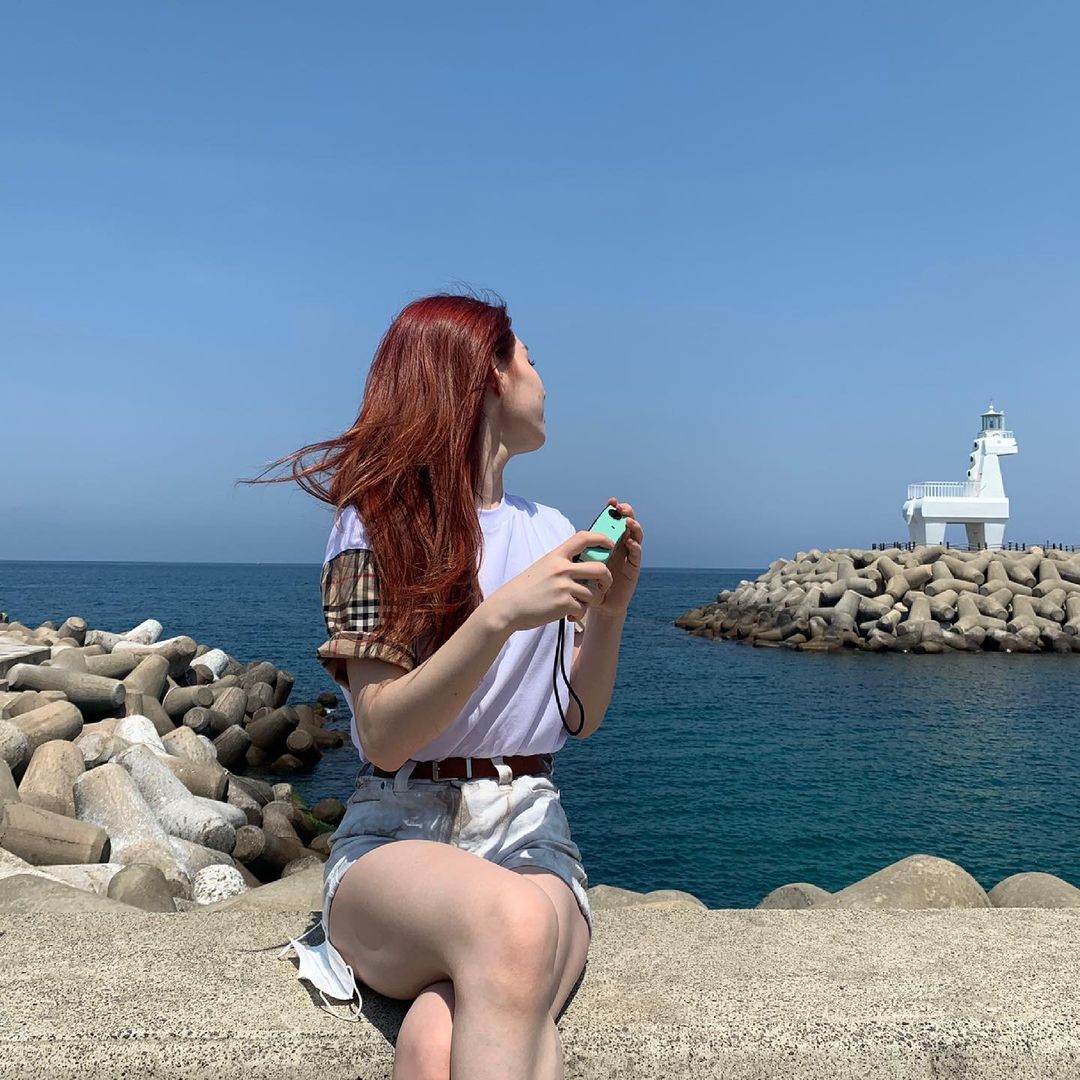 ITZY went to the beach in Jeju Island.