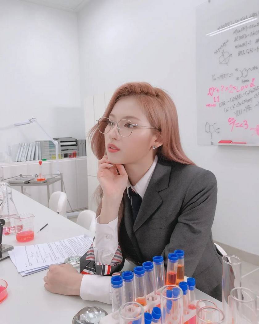 SANA's glasses. OL.