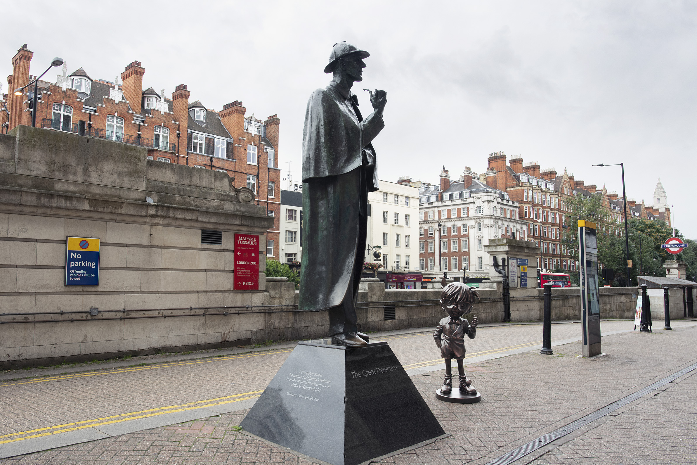London statue to commemorate Conan's 100th volume.