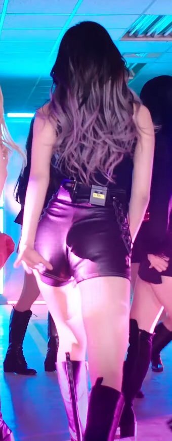 Ahn Yujin, the legendary sequence that was so hot that the fancams were censored.