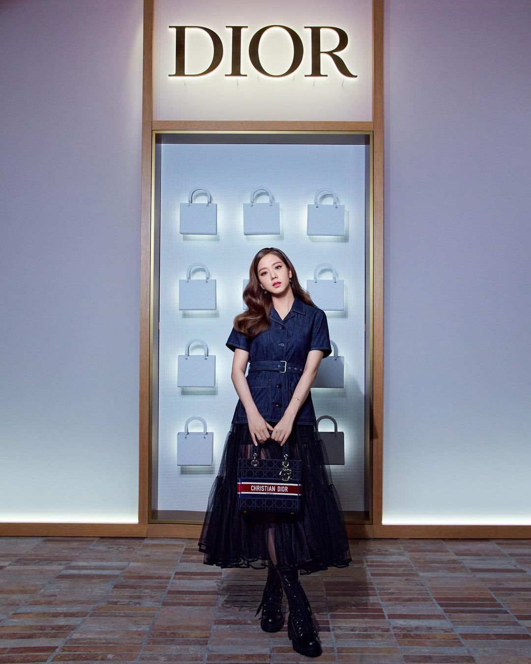 Dior Jisoo.