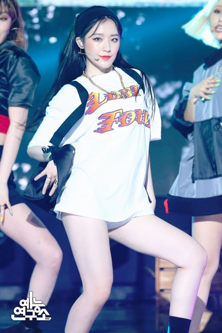 (G)I-DLE Shuhua.