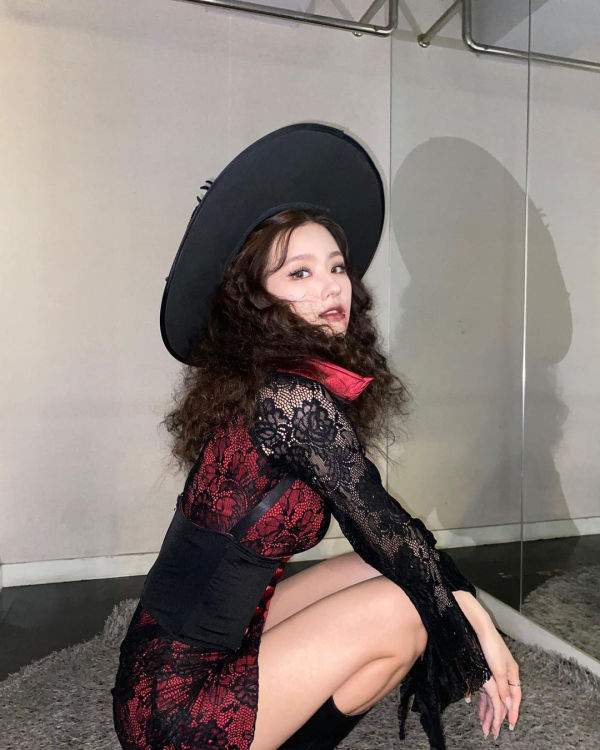 Halloween witch Miyeon.