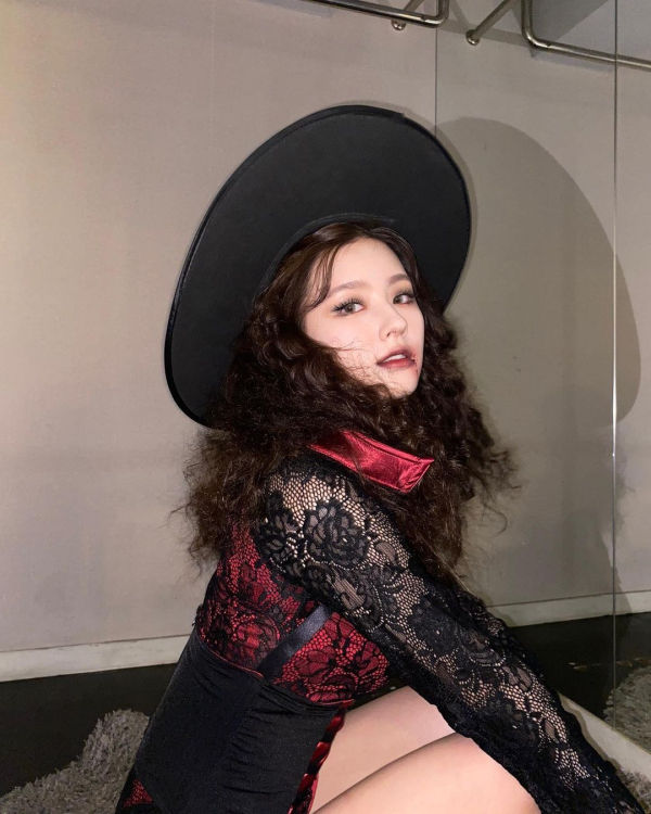 Halloween witch Miyeon.