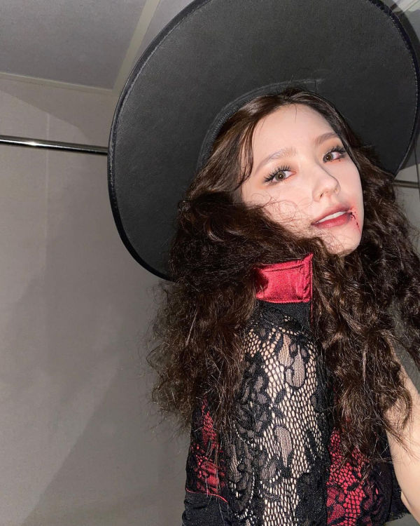 Halloween witch Miyeon.