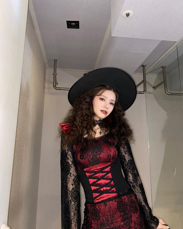 Halloween witch Miyeon.