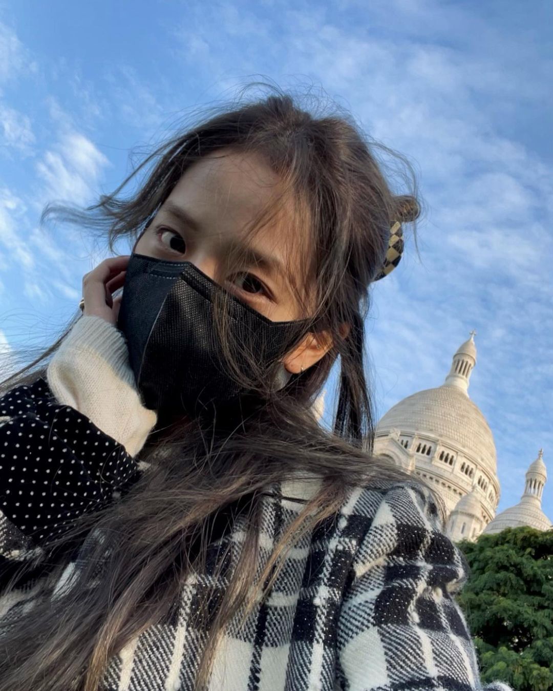 BLACKPINK Jisoo and Jennie dated in Paris.