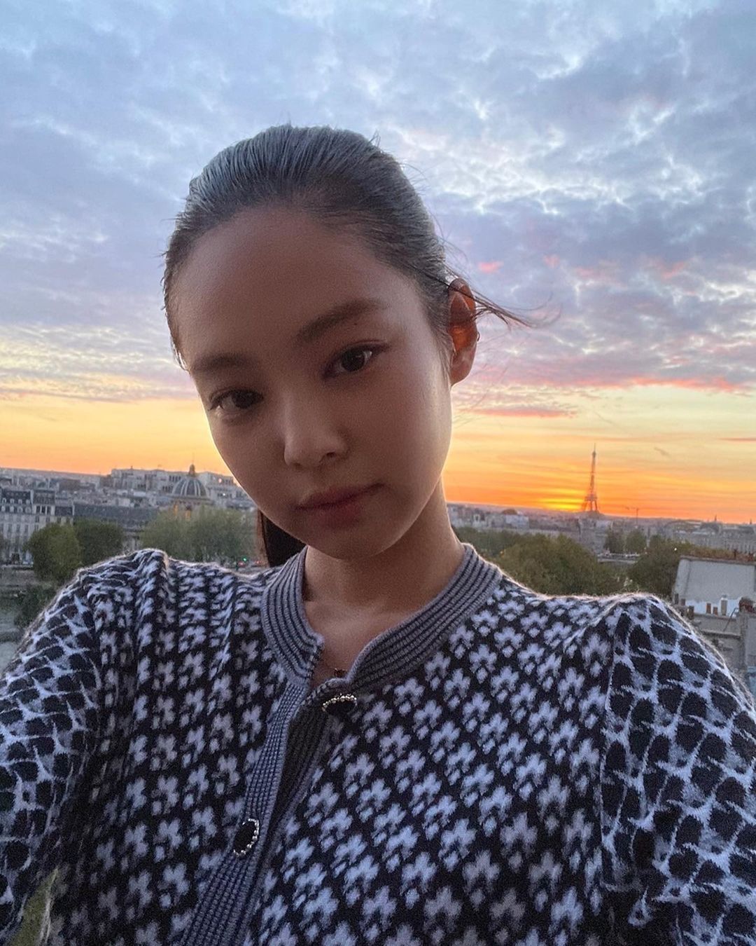 BLACKPINK Jisoo and Jennie dated in Paris.