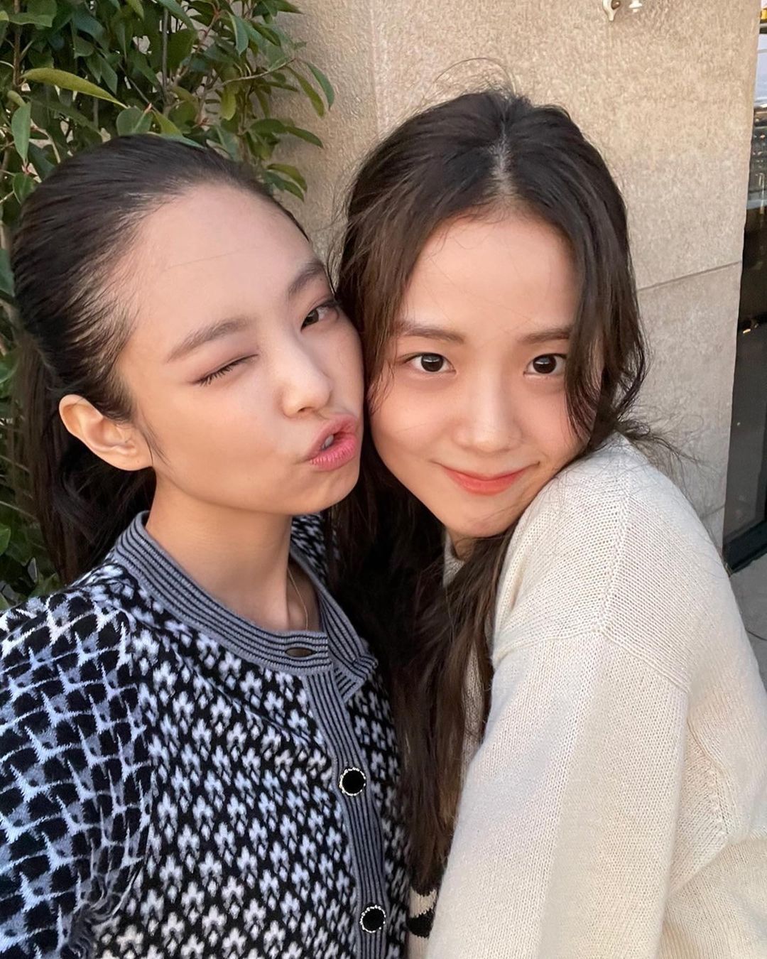 BLACKPINK Jisoo and Jennie dated in Paris.