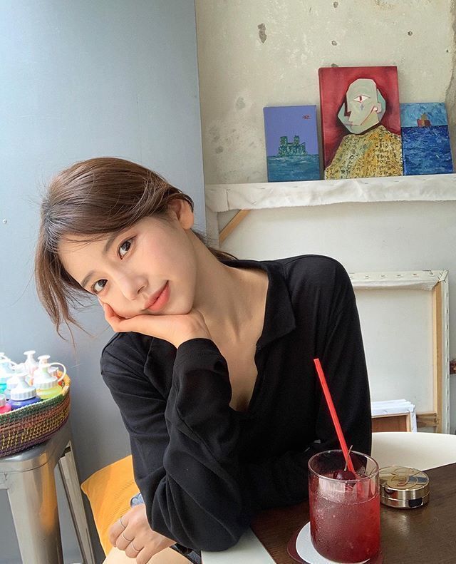 A YouTuber who looks like Suzy.