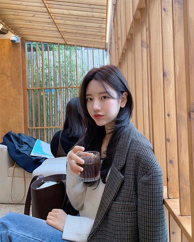 A YouTuber who looks like Suzy.