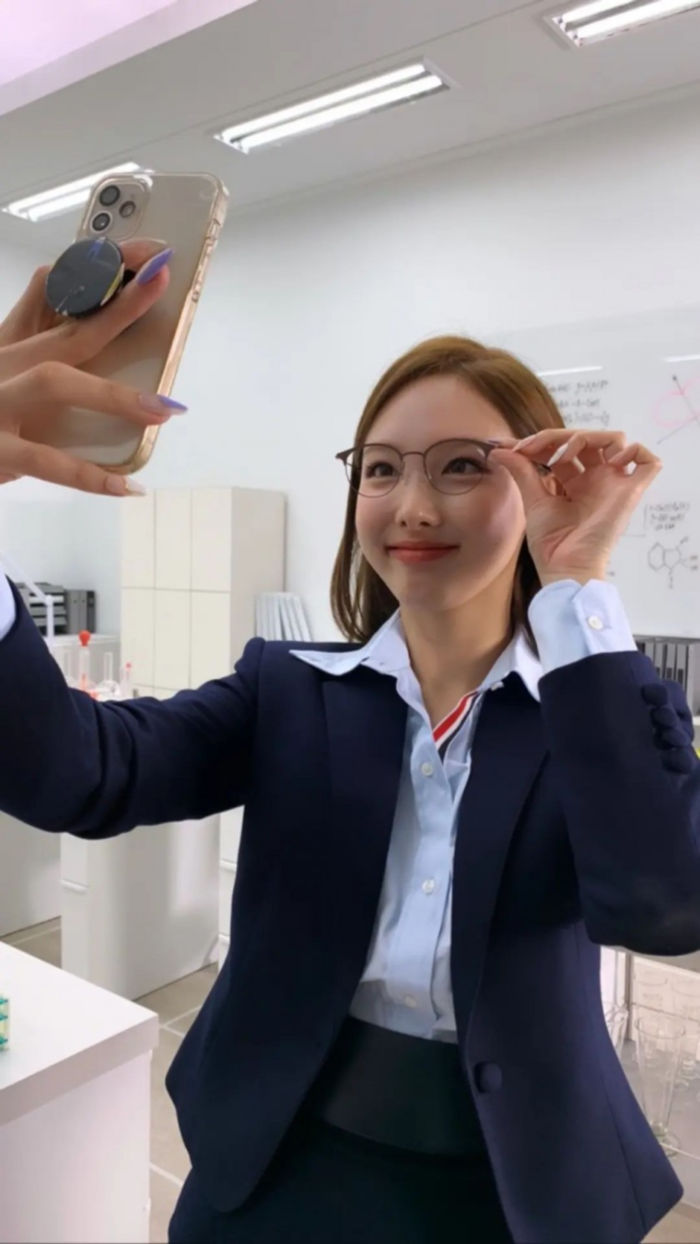 NAYEON and TZUYU's office look.