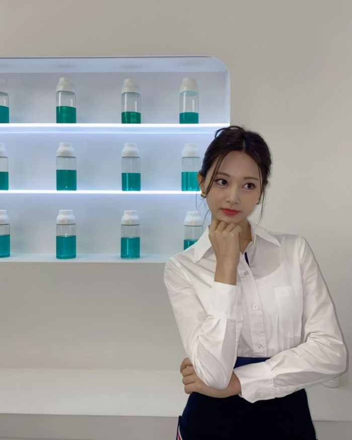 NAYEON and TZUYU's office look.