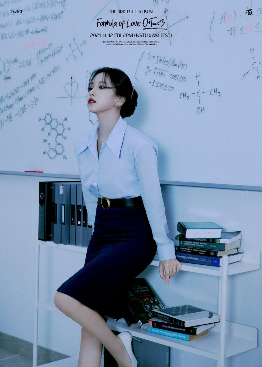 Chic scientist TWICE MINA.