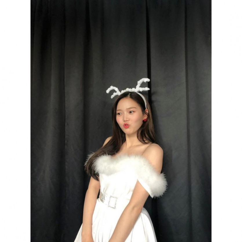 OH MY GIRL's Hyojung Instagram.