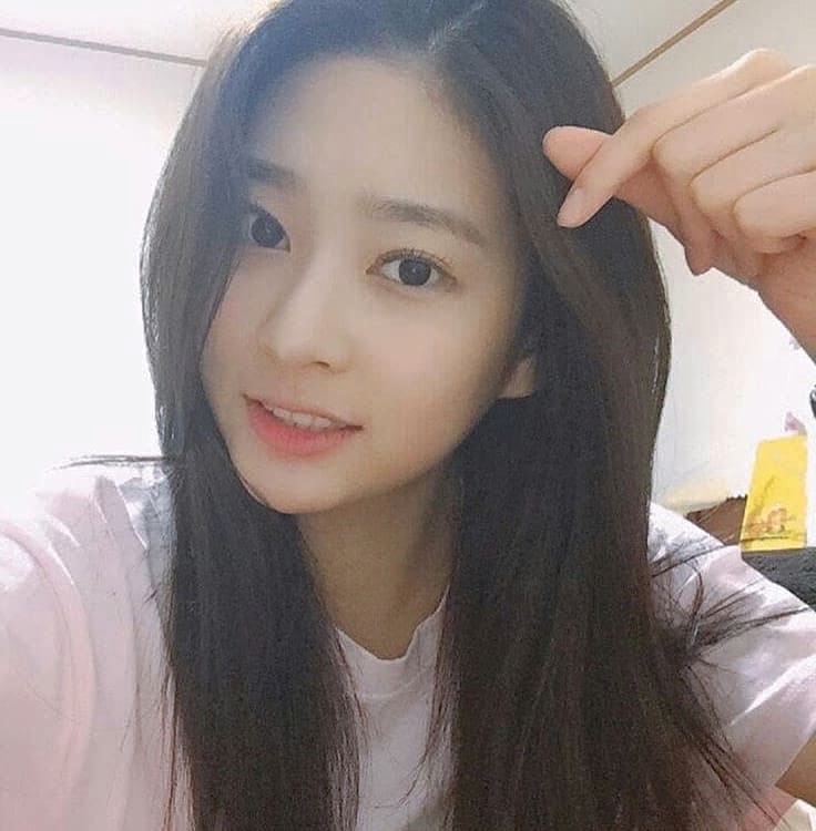 IZ*ONE's KIM MIN JU's beauty before her debut.