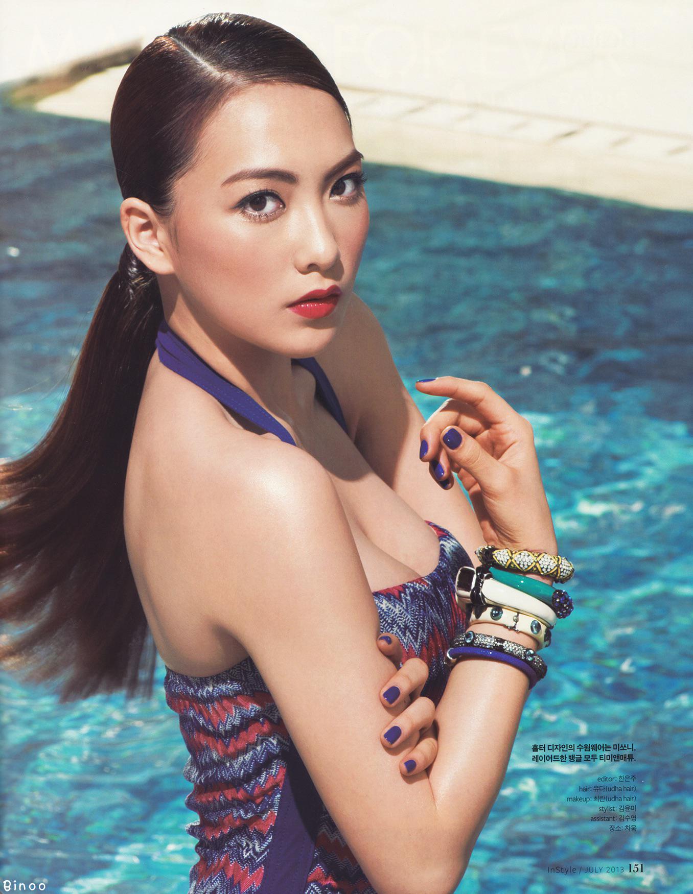 One sheet of glammer breastbone collected by KARA's Kang Jiyoung Swimming Pool. High definition.