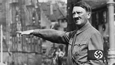 히틀러가 인기를 얻은 이유 체감하기