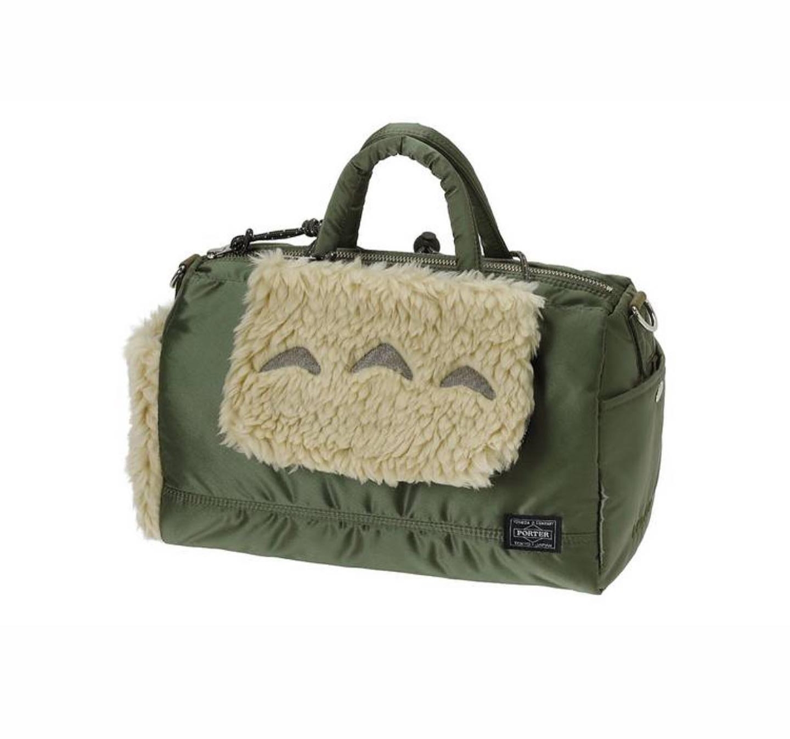 A bag that collaborated with Ghibli Totoro.