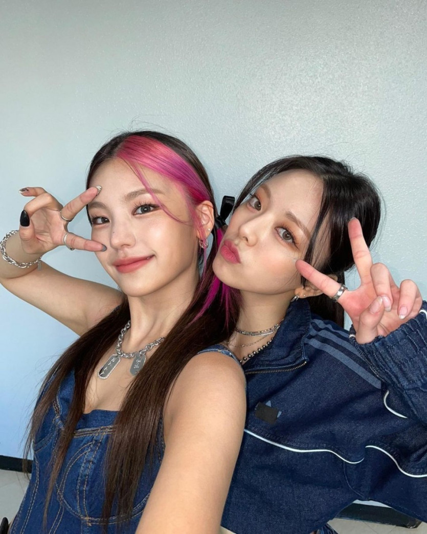 ITZY Yeji and Yuna.