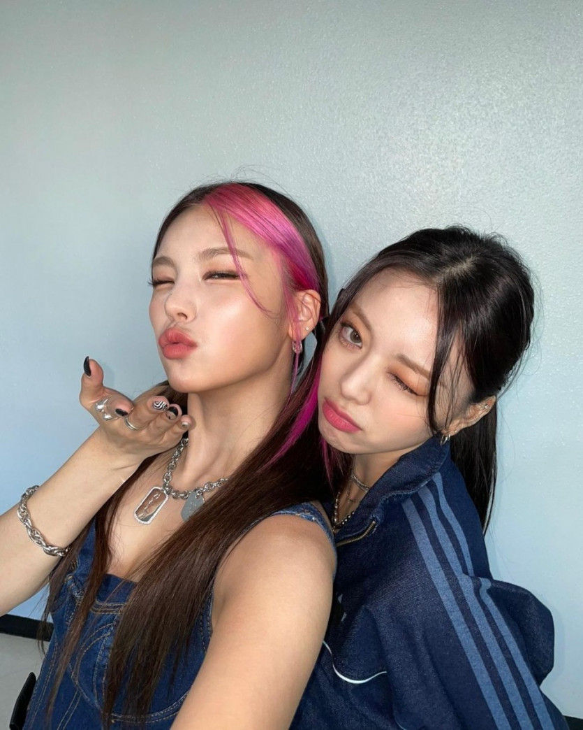 ITZY Yeji and Yuna.