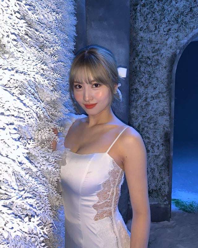 Frozen MOMO's white see-through dress. Aggressive chest volume.