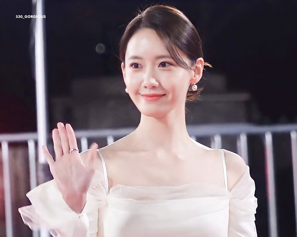 Yoona, how have you been doing at the 2021 Blue Dragon Awards?