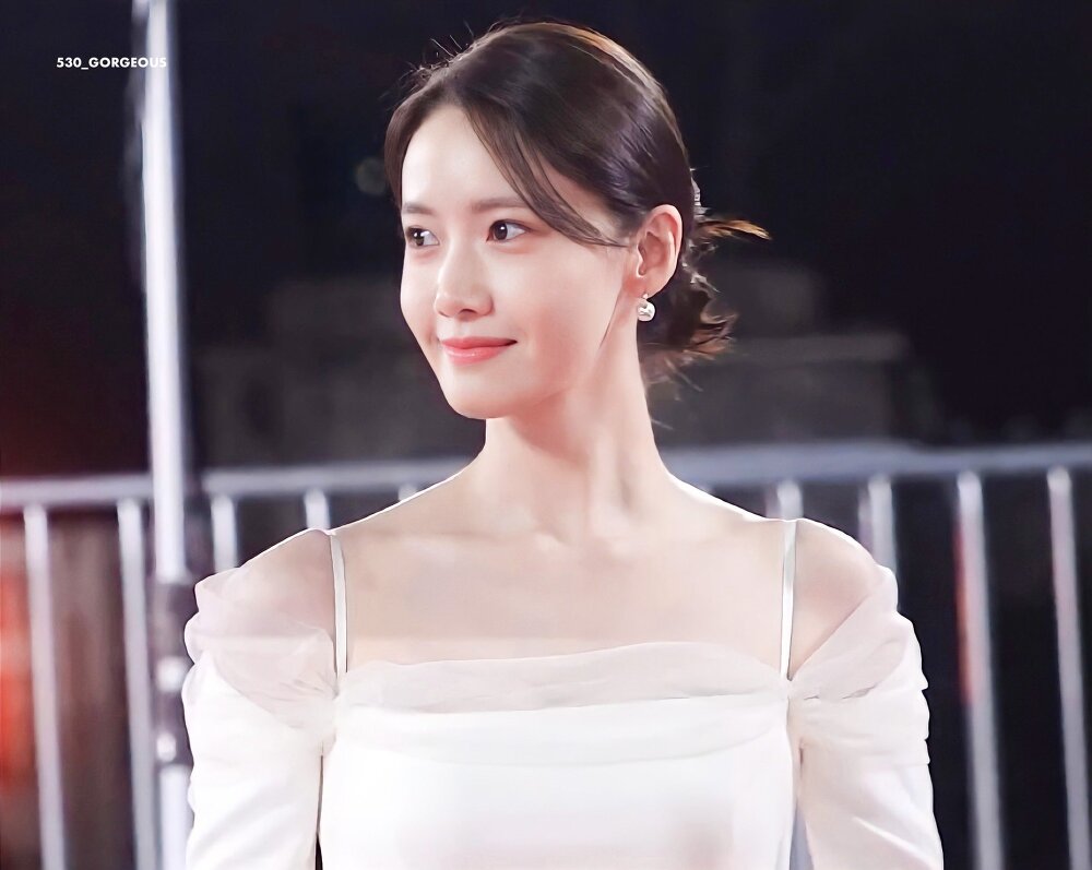 Yoona, how have you been doing at the 2021 Blue Dragon Awards?