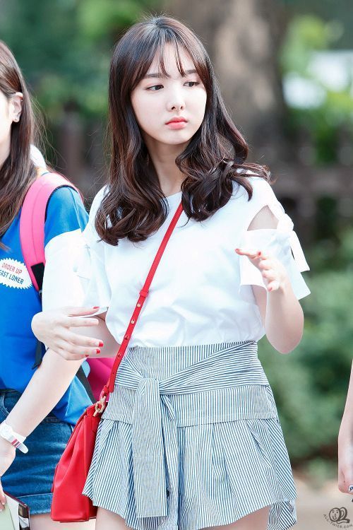 TWICE NAYEON.