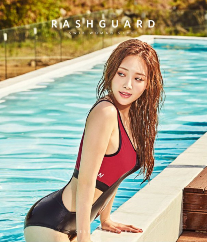 Girl's Day from the water. Yura's swimsuit body.