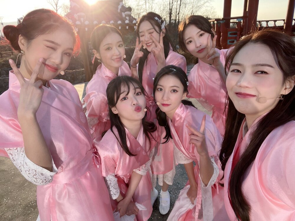 OH MY GIRL White Dress Pink Hanbok - KBS Song Festival