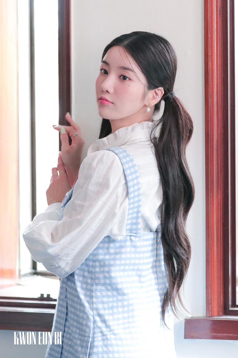 Behind the scenes of Kwon Eunbi's Season's Greetings.