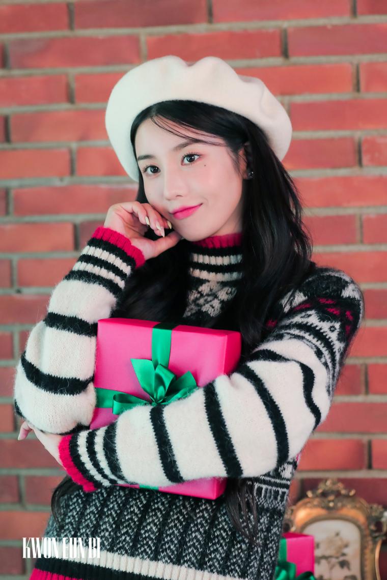 Behind the scenes of Kwon Eunbi's Season's Greetings.