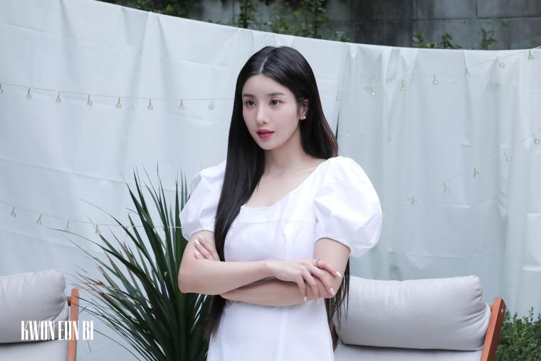 Behind the scenes of Kwon Eunbi's Season's Greetings.