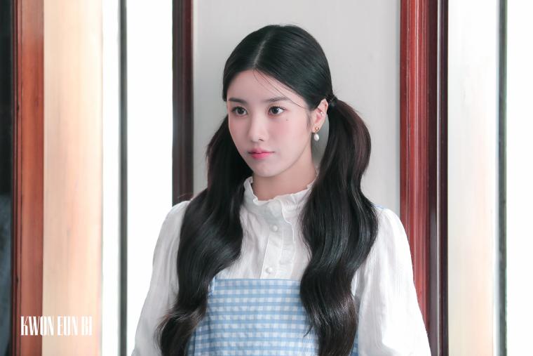 Behind the scenes of Kwon Eunbi's Season's Greetings.