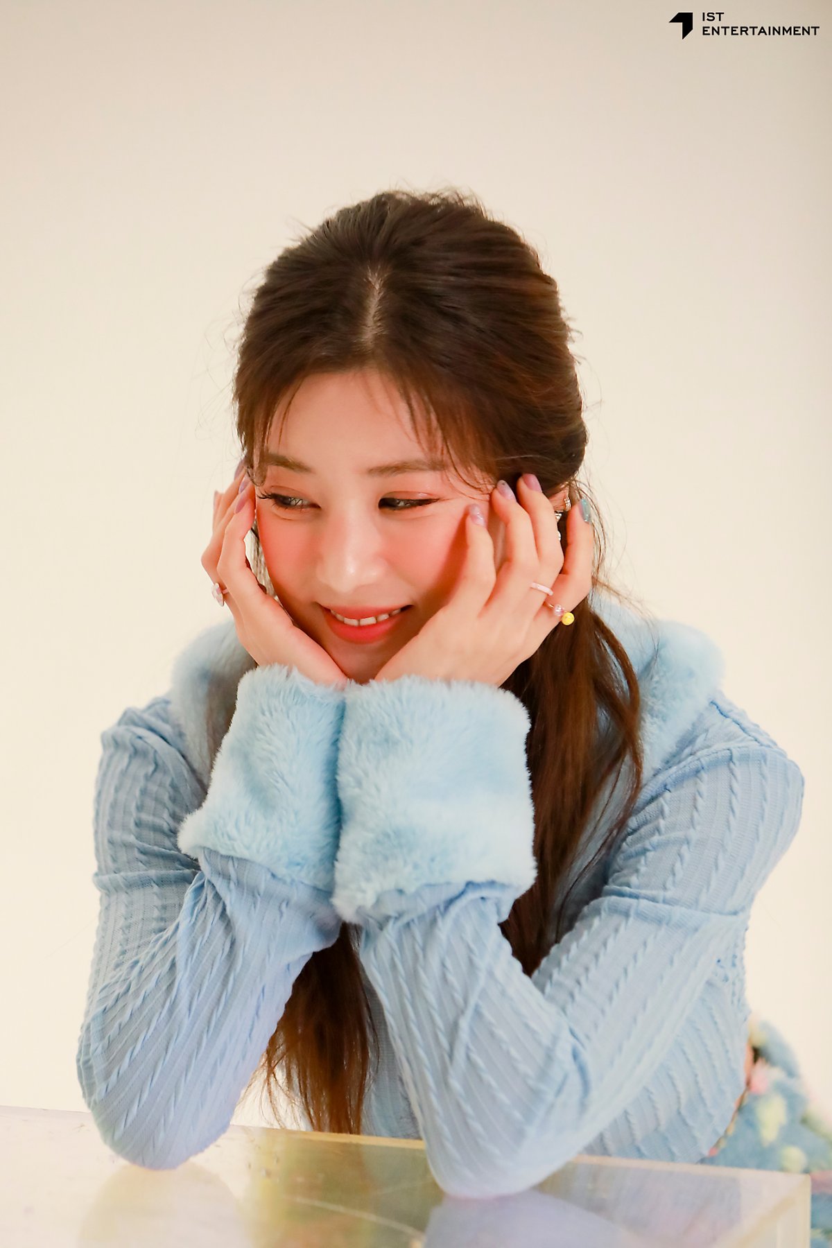 Yoon Bo Mi, Park Cho Rong, Apink - Your Vibe January Behind