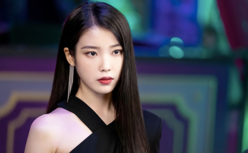 Unexpectedly, IU's drama character has different opinions.