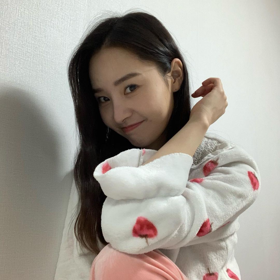 Woohee Ayoung Seri - Instagram