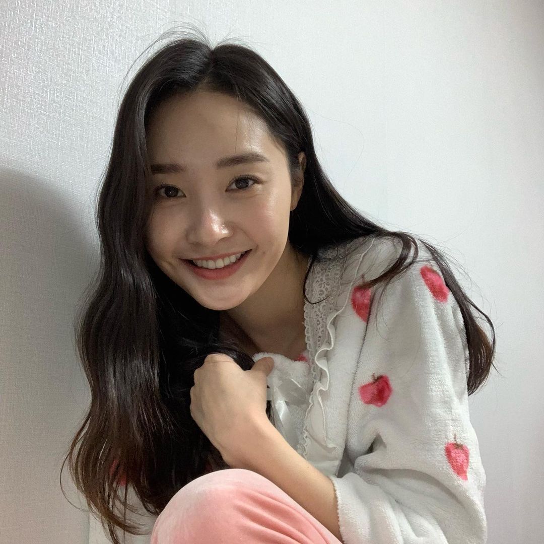 Woohee Ayoung Seri - Instagram