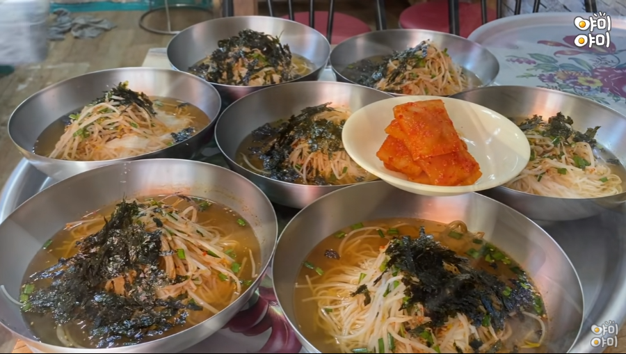 It's 1000 won. Banquet noodles.jpg