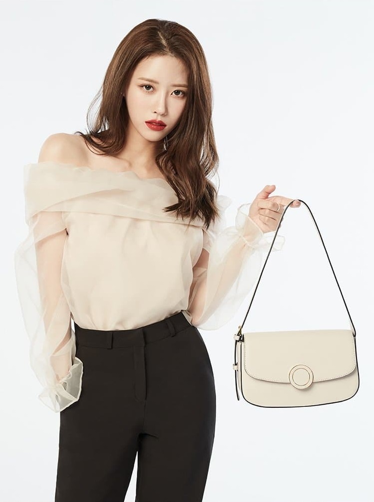 Lovelyz's Lee Mi-Joo pictorial, which was chosen as the bag brand muse.