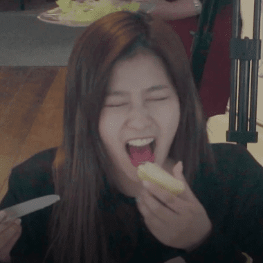 SANA eats food vertically.