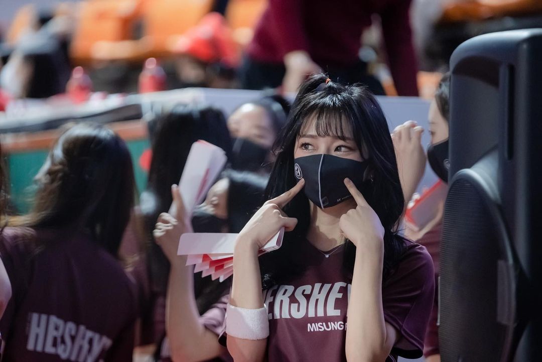 Sweet cheerleader Cho.