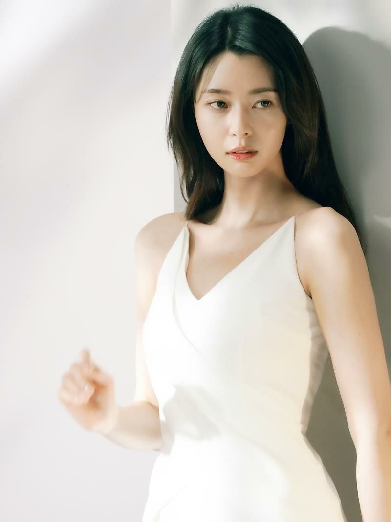 Kwon Nara.