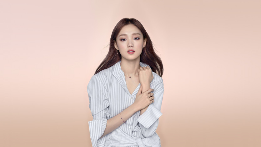 Lee Sungkyung.