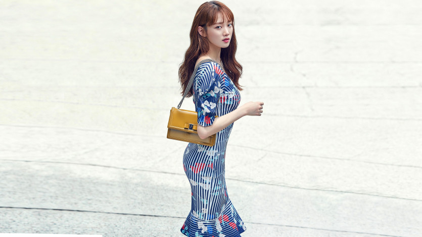 Lee Sungkyung.