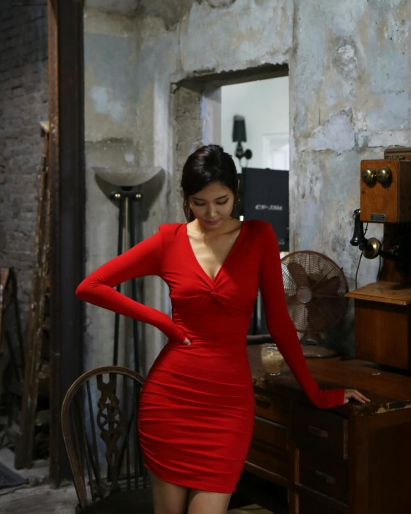 CEO Lee Hee Eun's red dress.