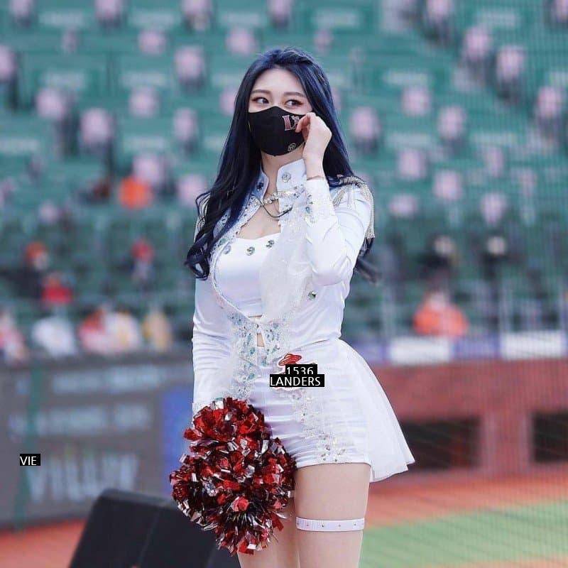 Cheerleader Park Hyunyoung.