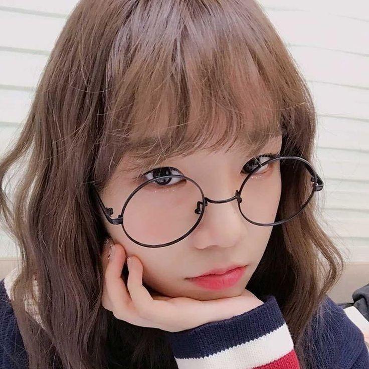 IZ*ONE's JO YU RI.