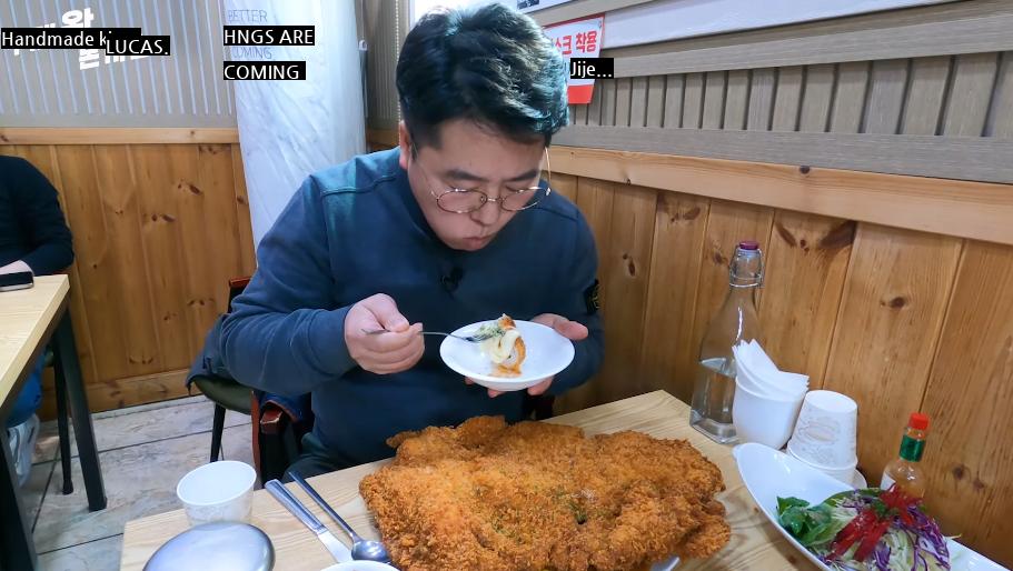 YouTuber who went to a popular pork cutlet place on the internet.